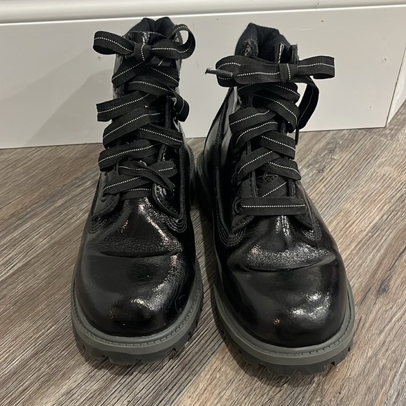 EEUC Timberland Black Patent Waterproof Boots - Picture 3 of 11